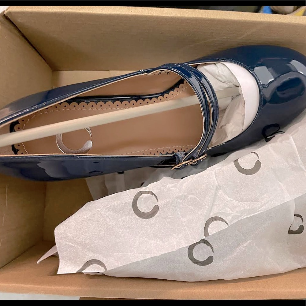 Journey + Crew Brand new navy heels